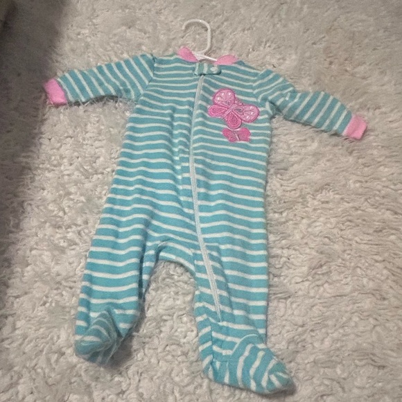 50%off w♥️ 0-3 Month Newborn Baby Girl Bundle Lot 5 sleeper onesie st Patrick - Picture 8 of 11